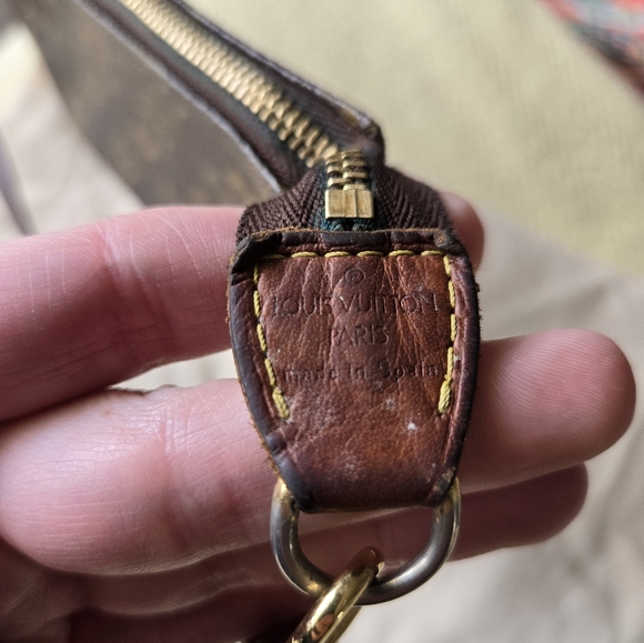 Louis Vuitton Pochette Accessories Monogram Canvas - Old Model - Picture 11 of 15